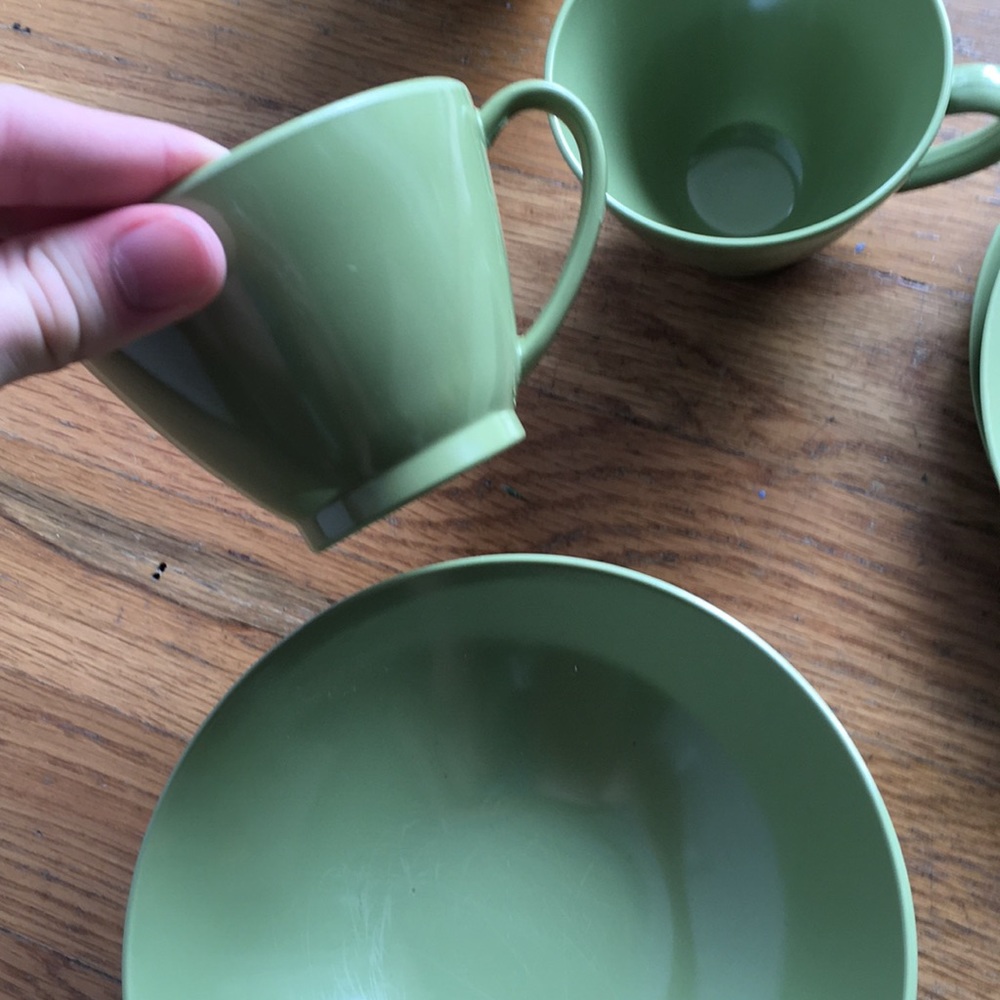 Dish set - Picture 3 of 6